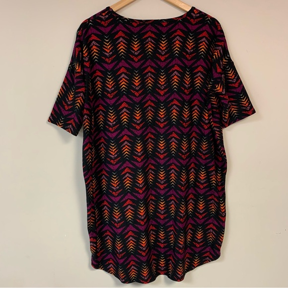 LulaRoe Irma Tunic Womens Small Short Sleeve Shirt Soft Flowy Top Black Triangle - Picture 3 of 10